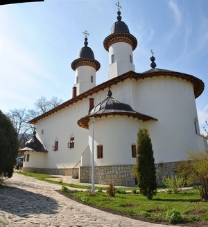 manastirile din moldova Manastirea Varatec Neamt