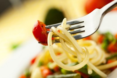 Spaghete cremoase cu sos de legume