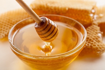9 produse de frumusețe cu miere