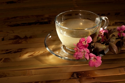 Ceaiul din flori de cireș combate retenția de lichide din corp