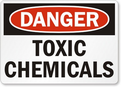 Pericolul toxinelor din produsele de curățare și înfrumusețare